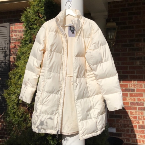 Mountain Hardwear Down Coat - Picture 2 of 8